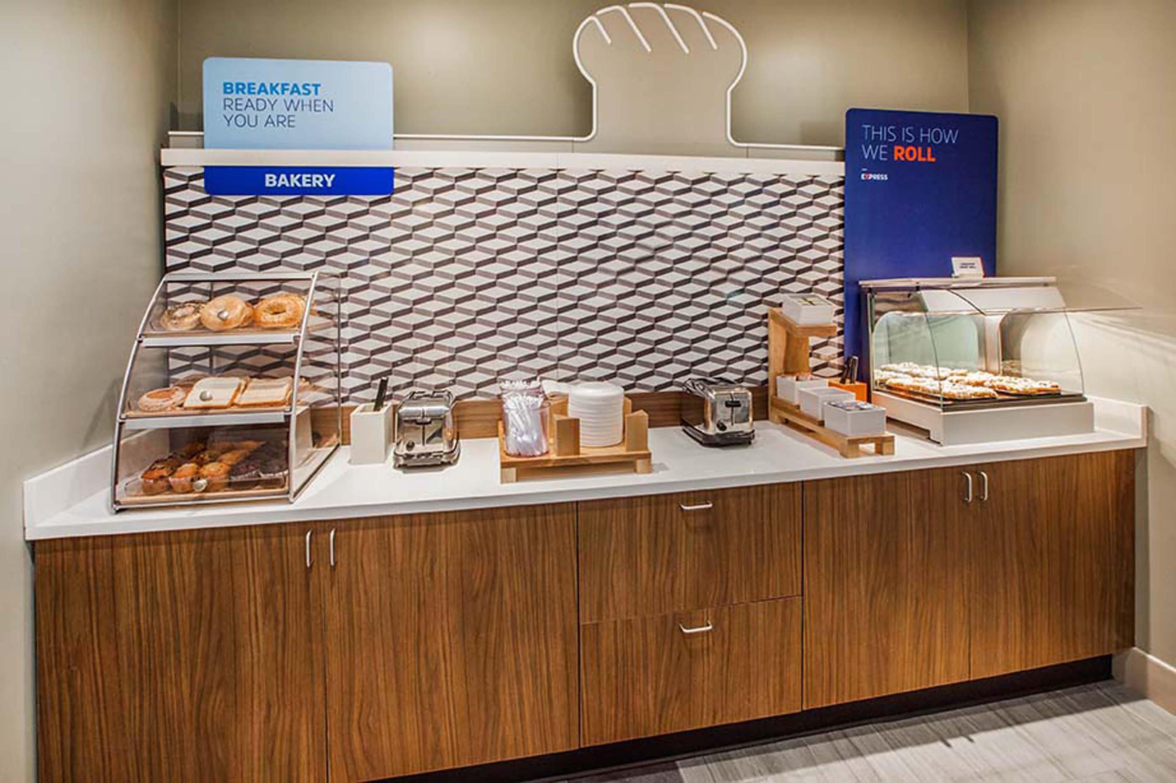 Holiday Inn Express & Suites I-26 & Us 29 At Westgate Mall By Ihg Spartanburg Ngoại thất bức ảnh