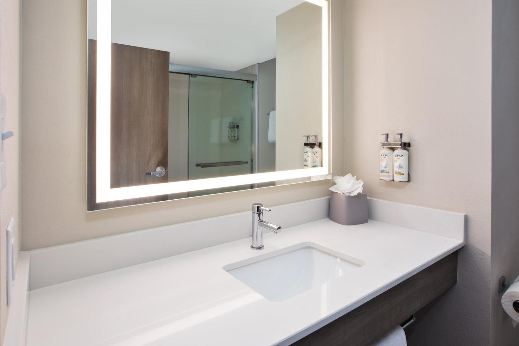 Holiday Inn Express & Suites I-26 & Us 29 At Westgate Mall By Ihg Spartanburg Ngoại thất bức ảnh